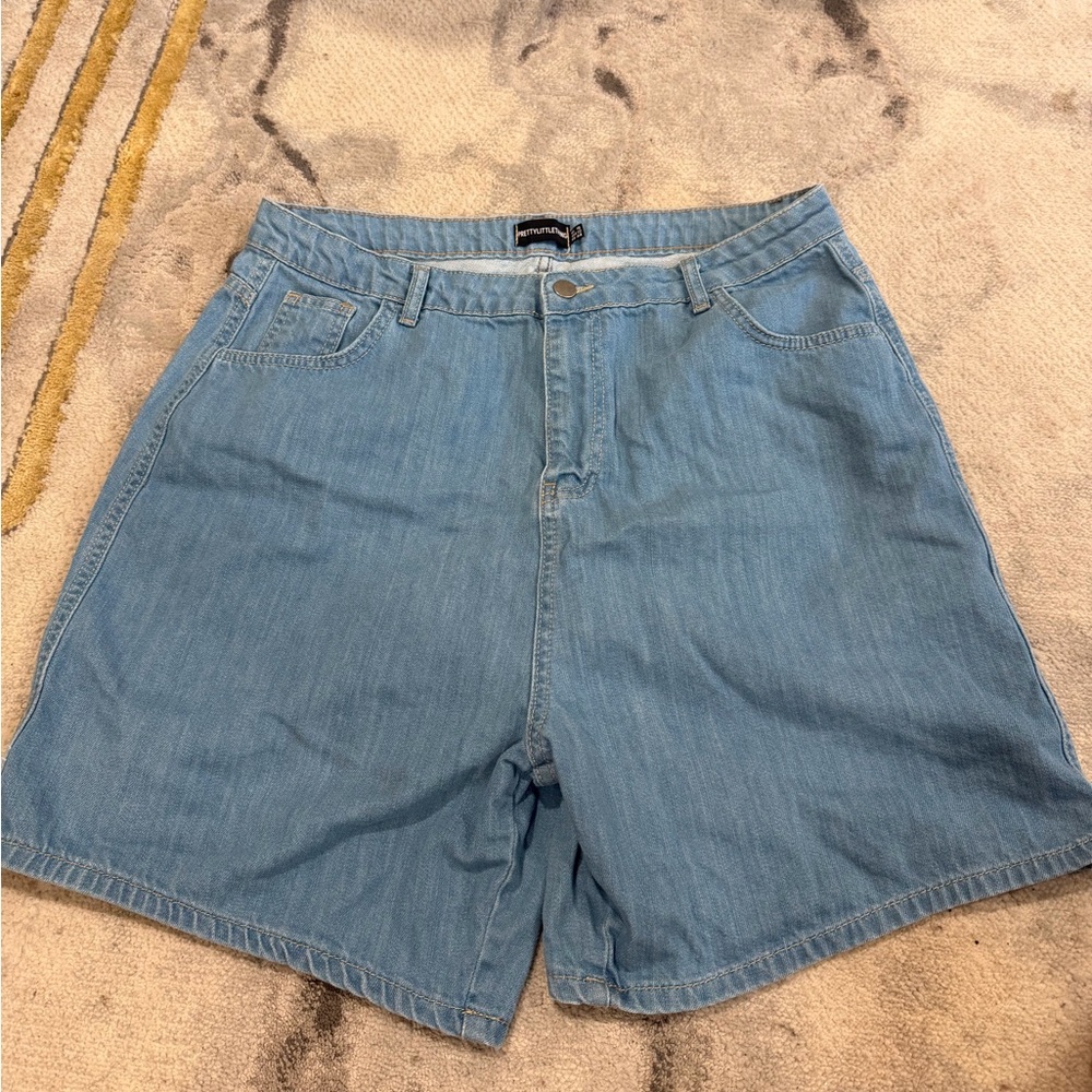 Pretty little thing women’s shorts size 12